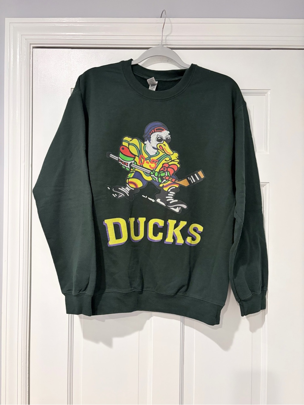 Gildan Dark Green Mighty Ducks Hockey Crewneck Sweatshirt Medium